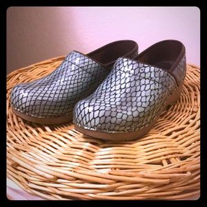 Sanita snakeskin clogs